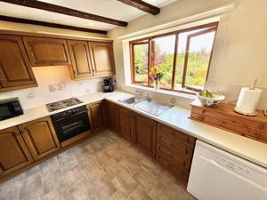 Kitchen- click for photo gallery